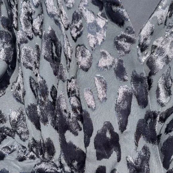 EXPRESS Metallic Leopard Wrap Front Bow Top Small - Picture 7 of 10